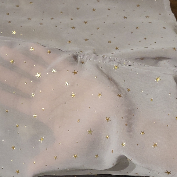 Long Sleeve Grey & Gold super sheer Top. Sz. XXL but fits more like a Lrg/New - Picture 5 of 5